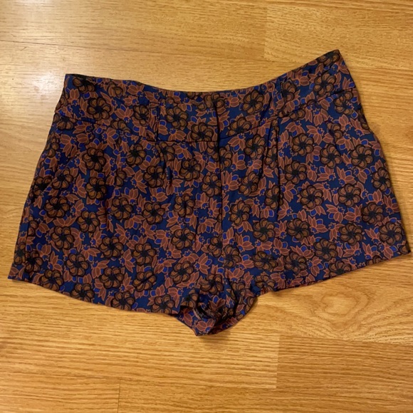 Floral Shorts - Picture 1 of 2
